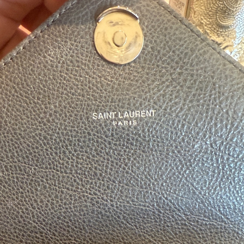 Yves Saint Laurent
Collége monogramme leather handbag
Very good condition - Picture 8 of 13